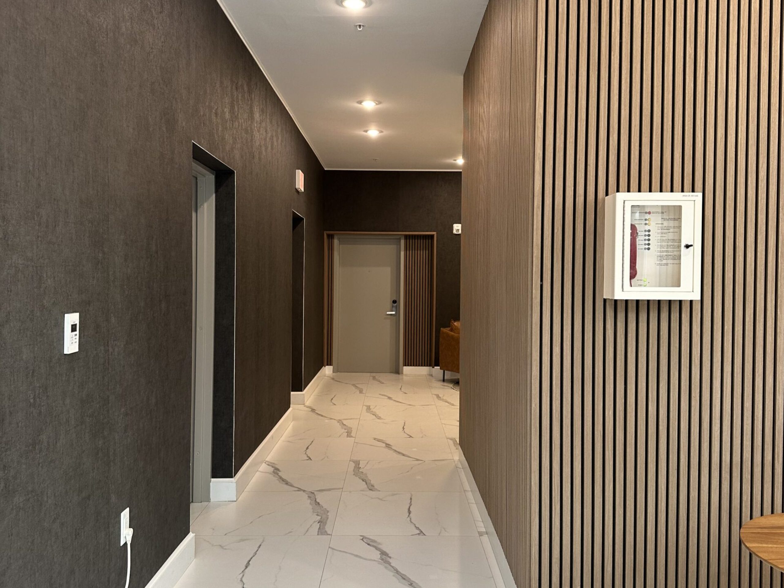 LOBBY AFTER ACQ DESIGN VROOM